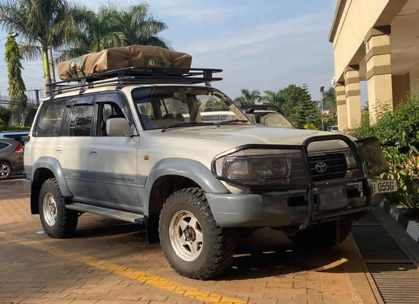 Rwanda 4x4 Camping with a rooftop tent