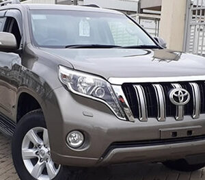 4x4-Land-Cruiser-for-long-term-rental-in-Rwanda