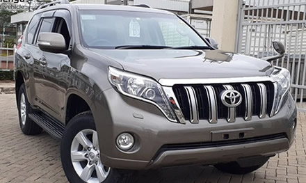 4x4-Land-Cruiser-for-long-term-rental-in-Rwanda
