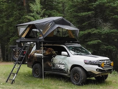 Travelling to Rwanda during peak season and having a longer safari trip here, book a Land Cruiser with a rooftop tent for camping safaris.
